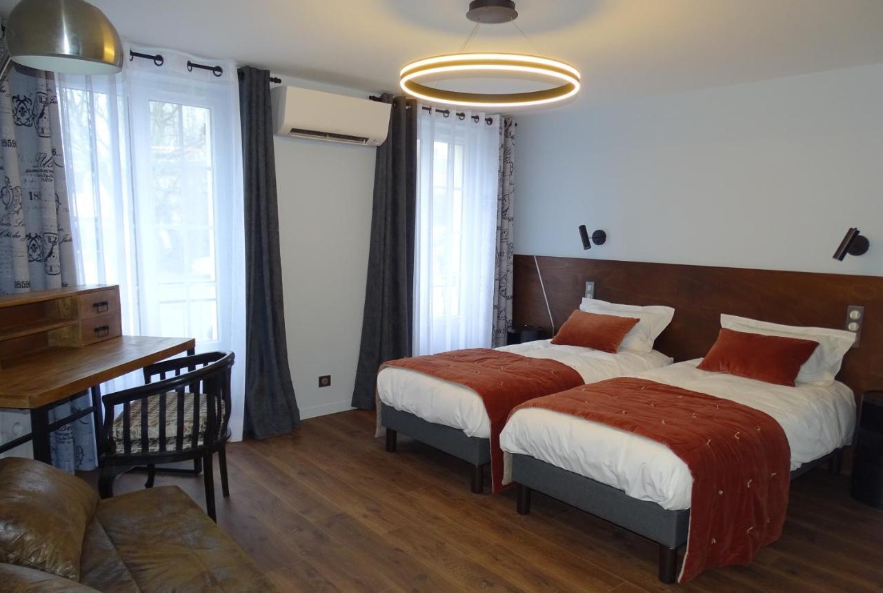 Auberge de la garenne Saint-Remy-l'Honore Extérieur photo