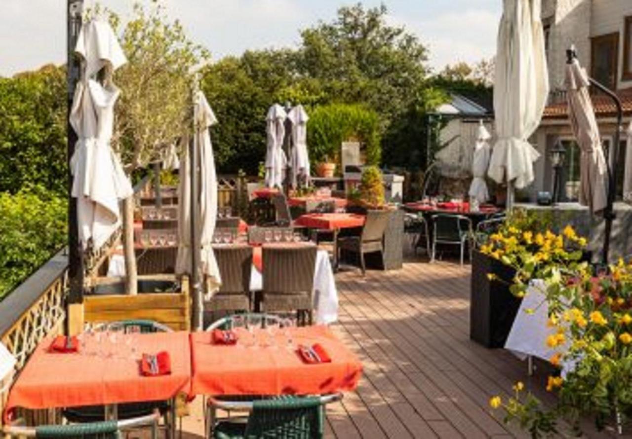 Auberge de la garenne Saint-Remy-l'Honore Extérieur photo